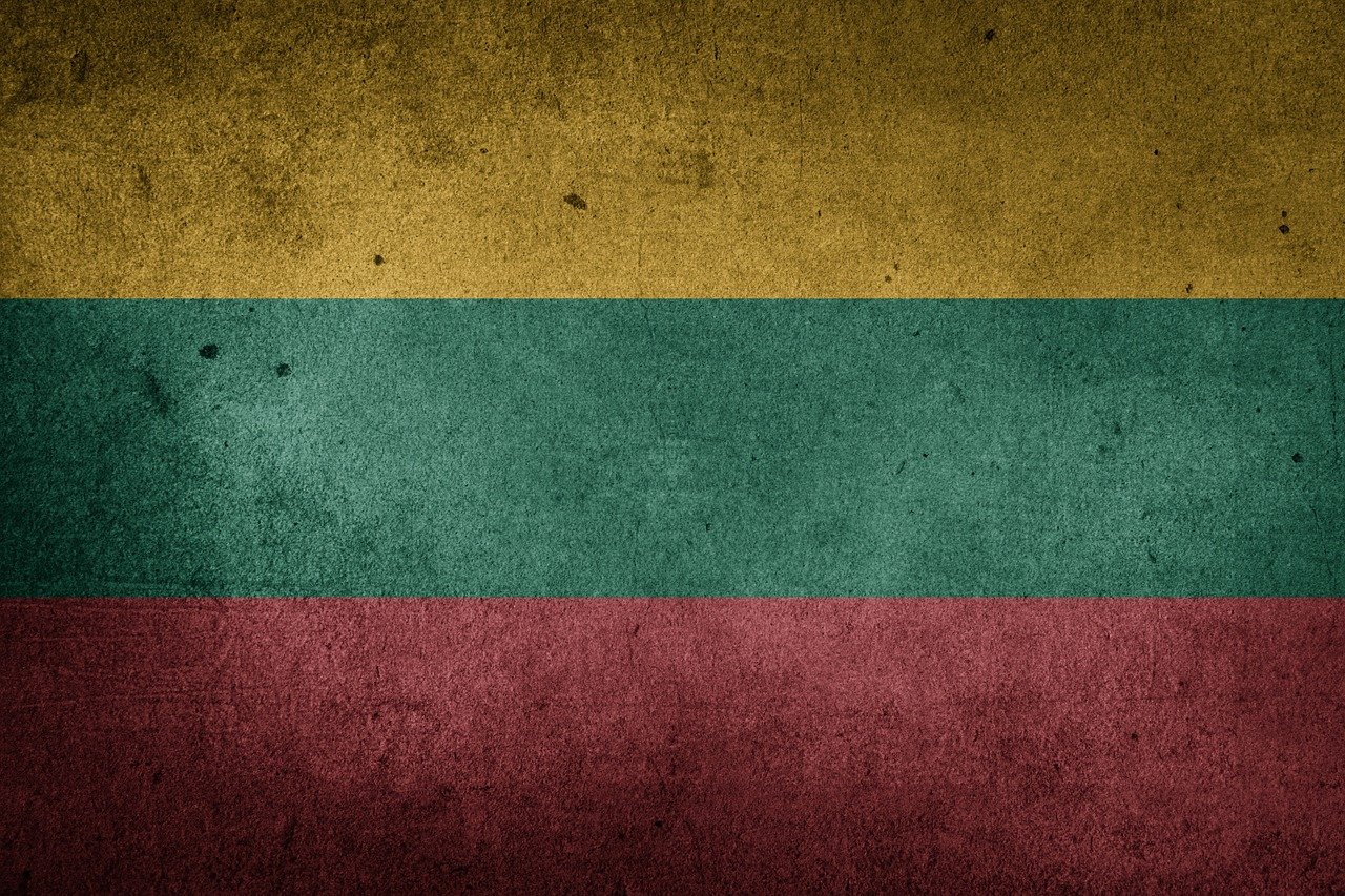 Flag of Lithuania (photo credit: Chickenonline via pixabay)