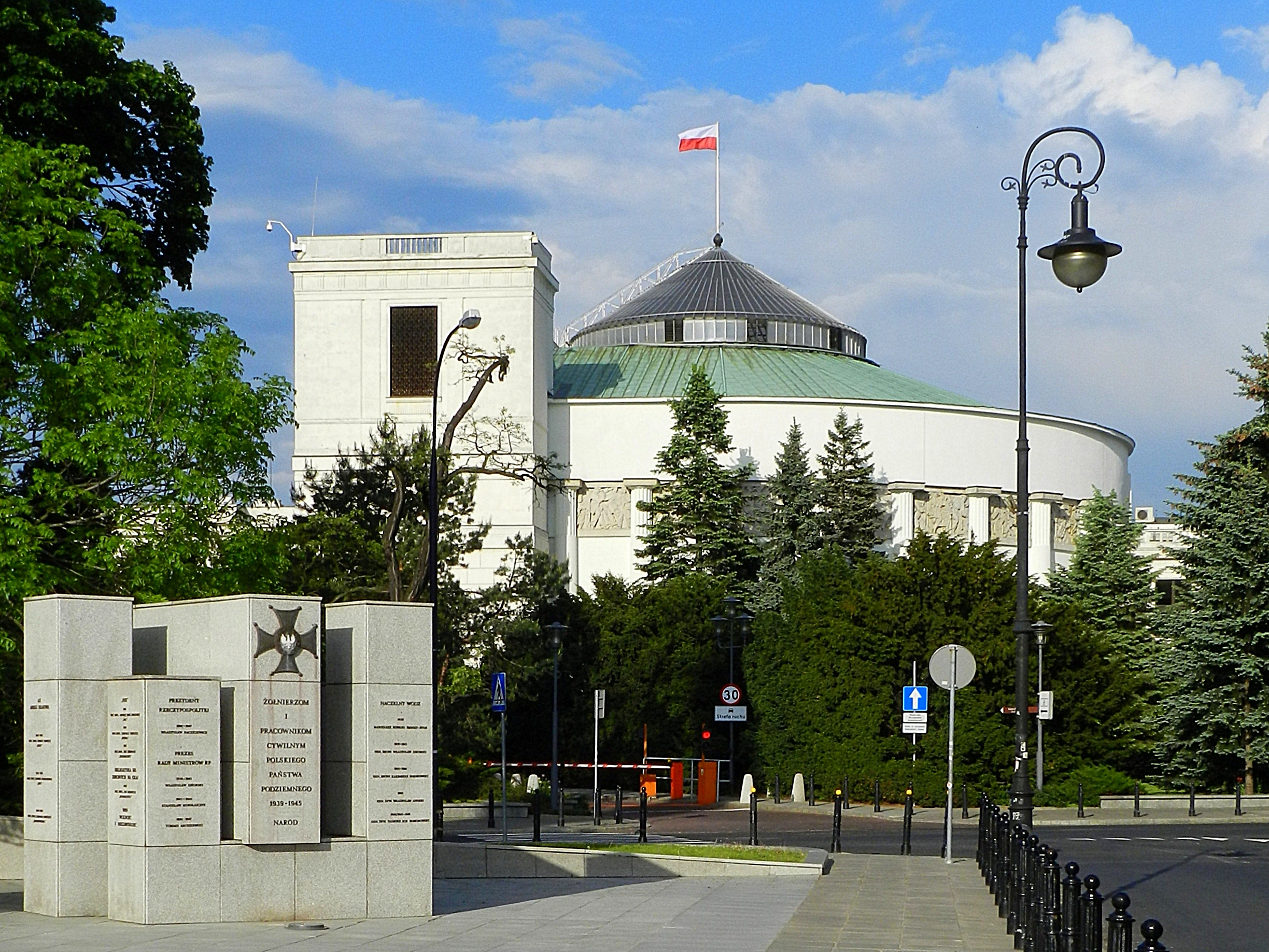 Polish Parliament building (photo credit: Bartosz Morag/flickr)