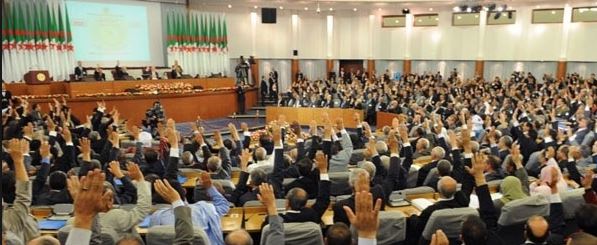 الجزائر: البرلمان يشكل هيئة لمراقبة الانتخابات