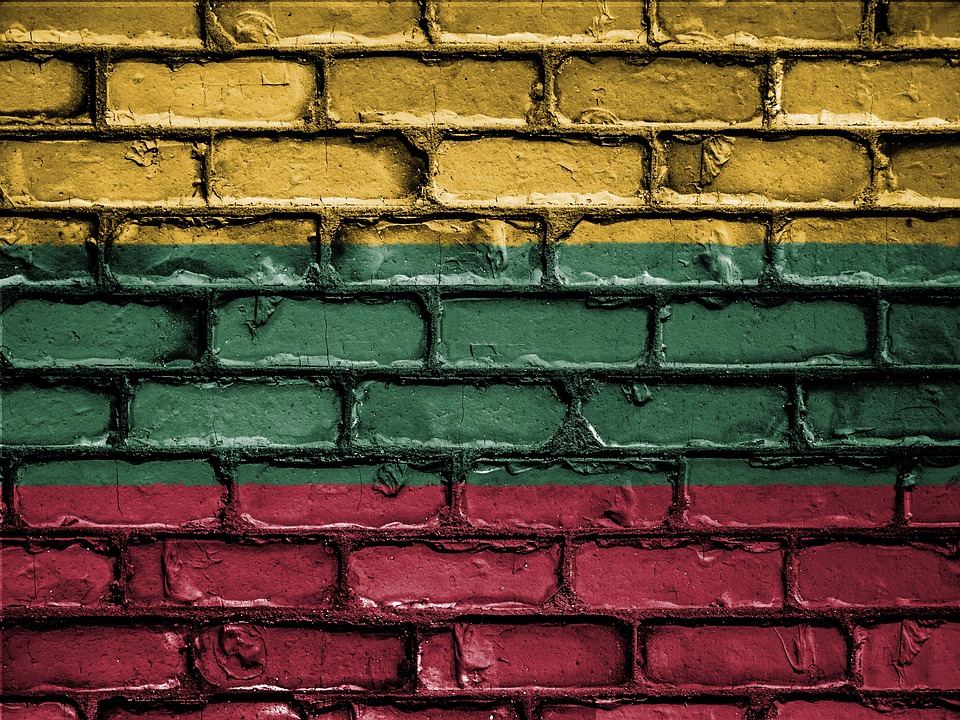 Flag of Lithuania (photo credit: David_Peterson via pixabay)