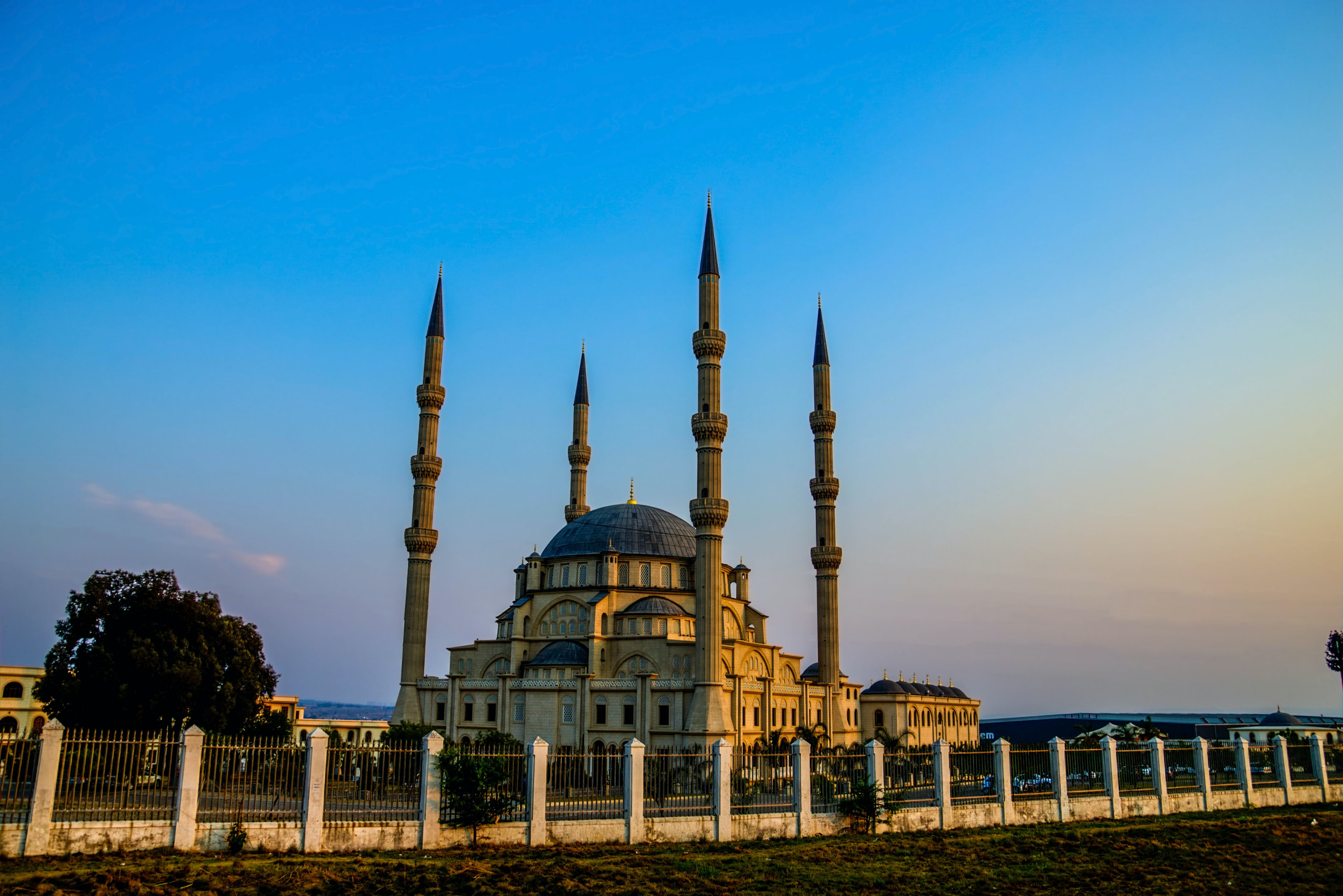 Midrand Mosque in South Africa (photo credit: paaul saad via unsplash)