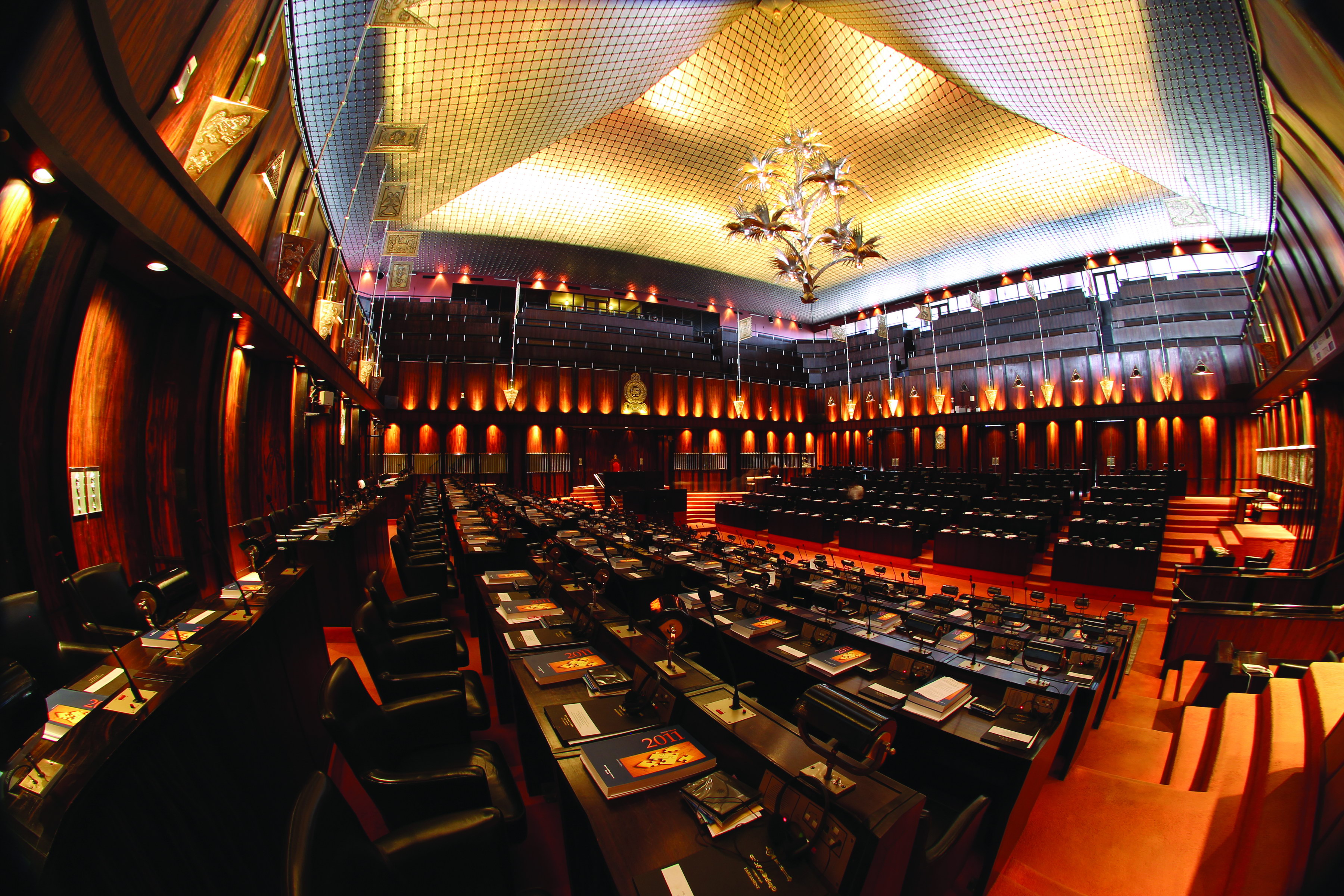 Sri Lankan parliament (photo credit: Hemmathagama)