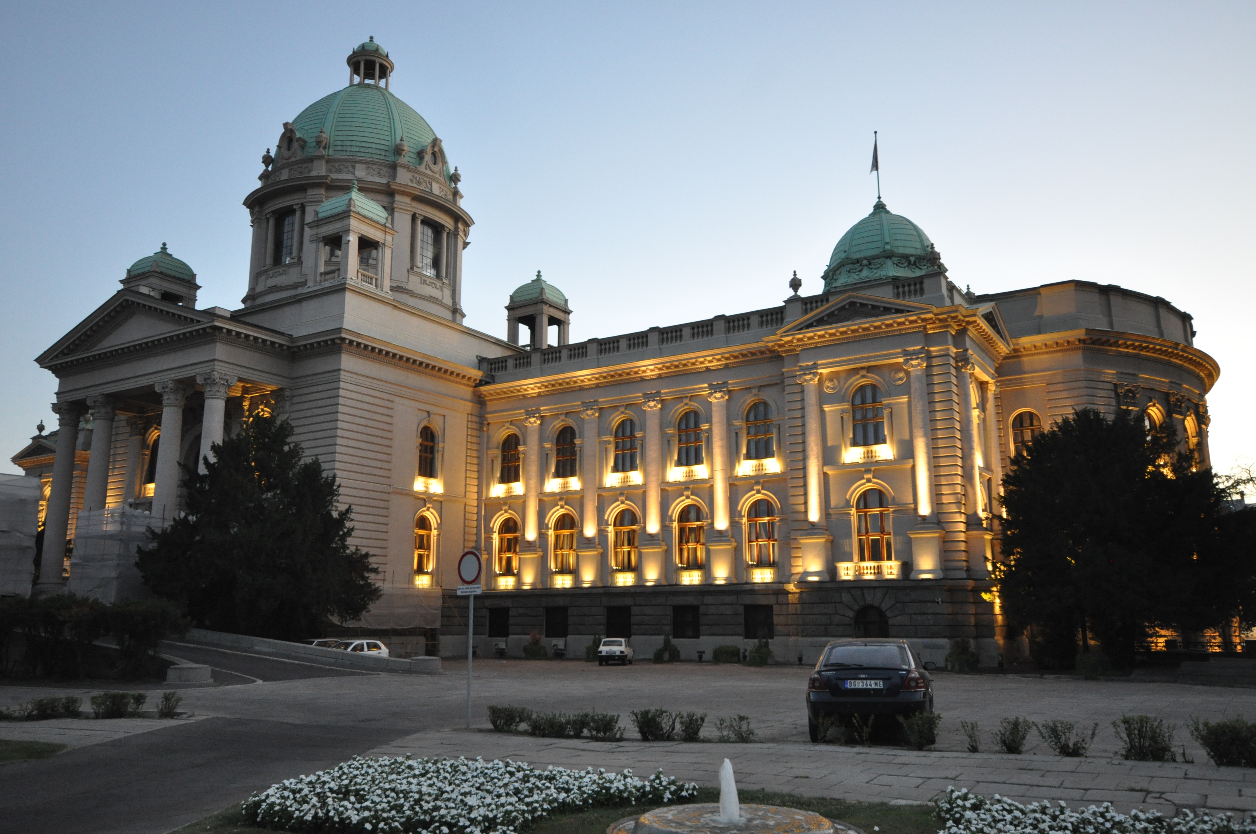 Serbian National Assembly building (photo credit: Jorge Láscar/flickr)