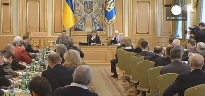 اوكرانيا: رافضاً الفيدرالية، بوروشينكو لإجراء استفتاء حول نظام لا مركزي