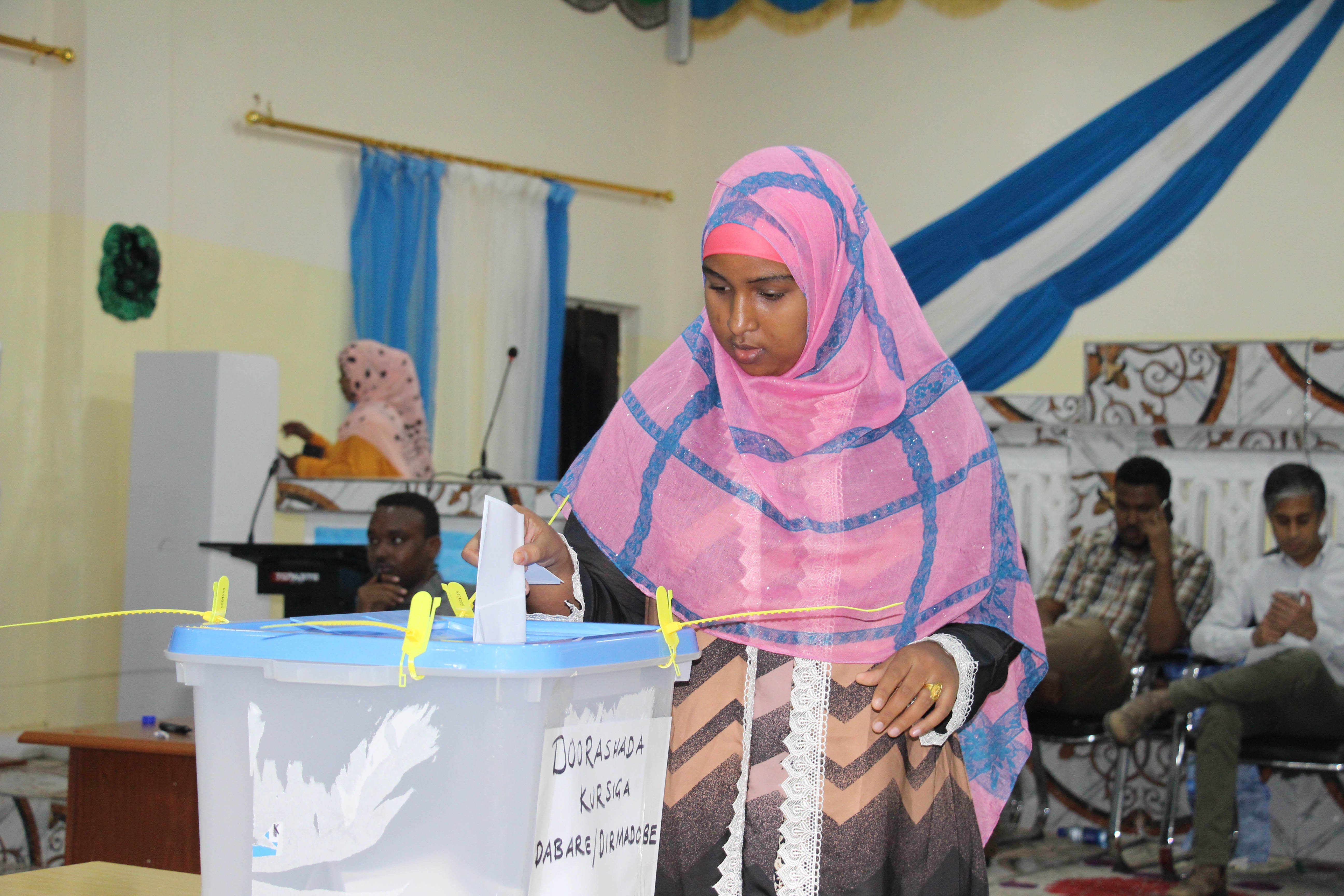 Electoral process in Somalia (2016) (photo credit: AMISOM Public Information/flickr)