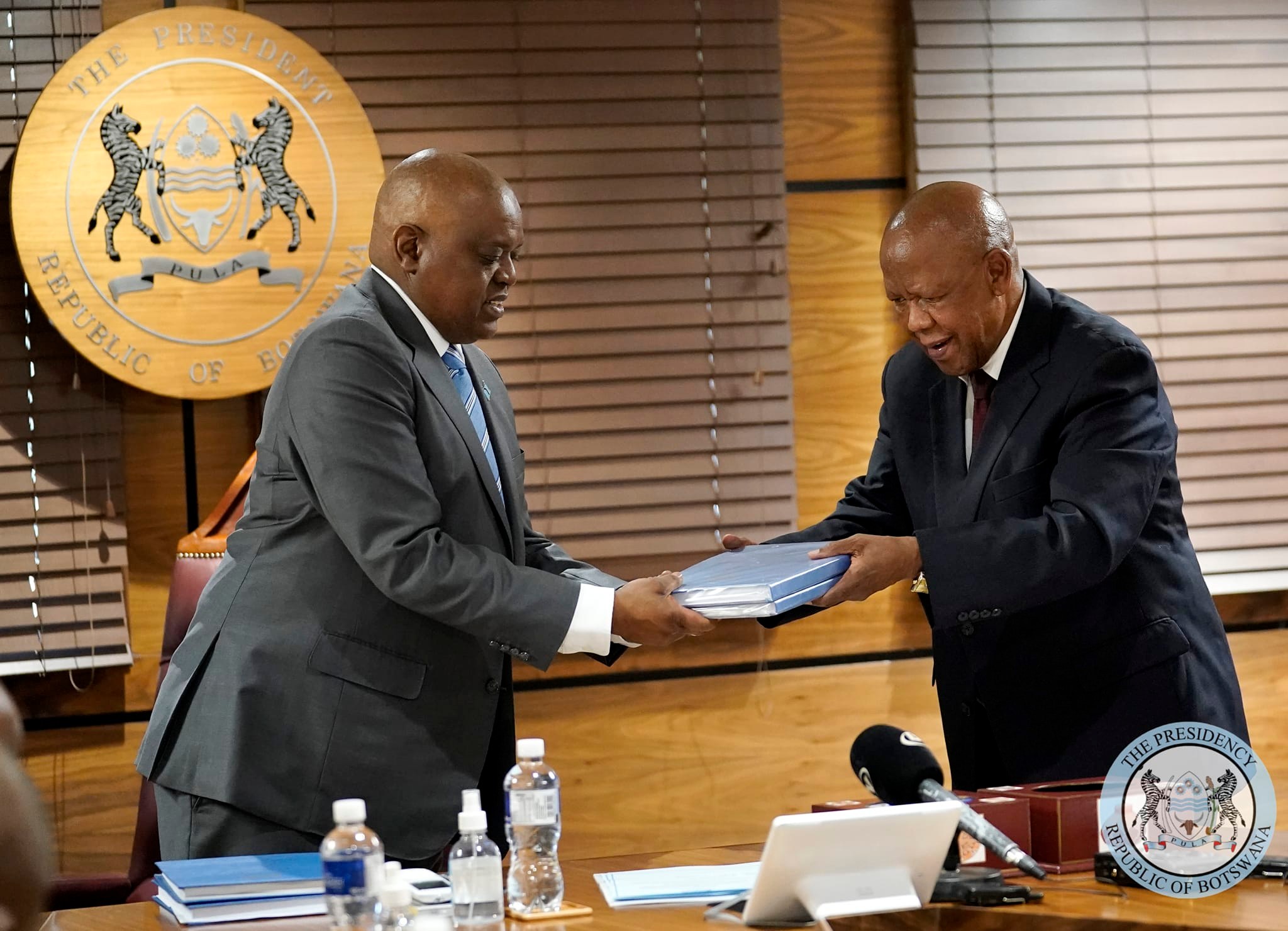 Chairperson of the Commission on Inquiry Justice Maruping Dibotelo presents report of the Commission to President Mokgweetsi Masisi (photo credit: BW Presidency)