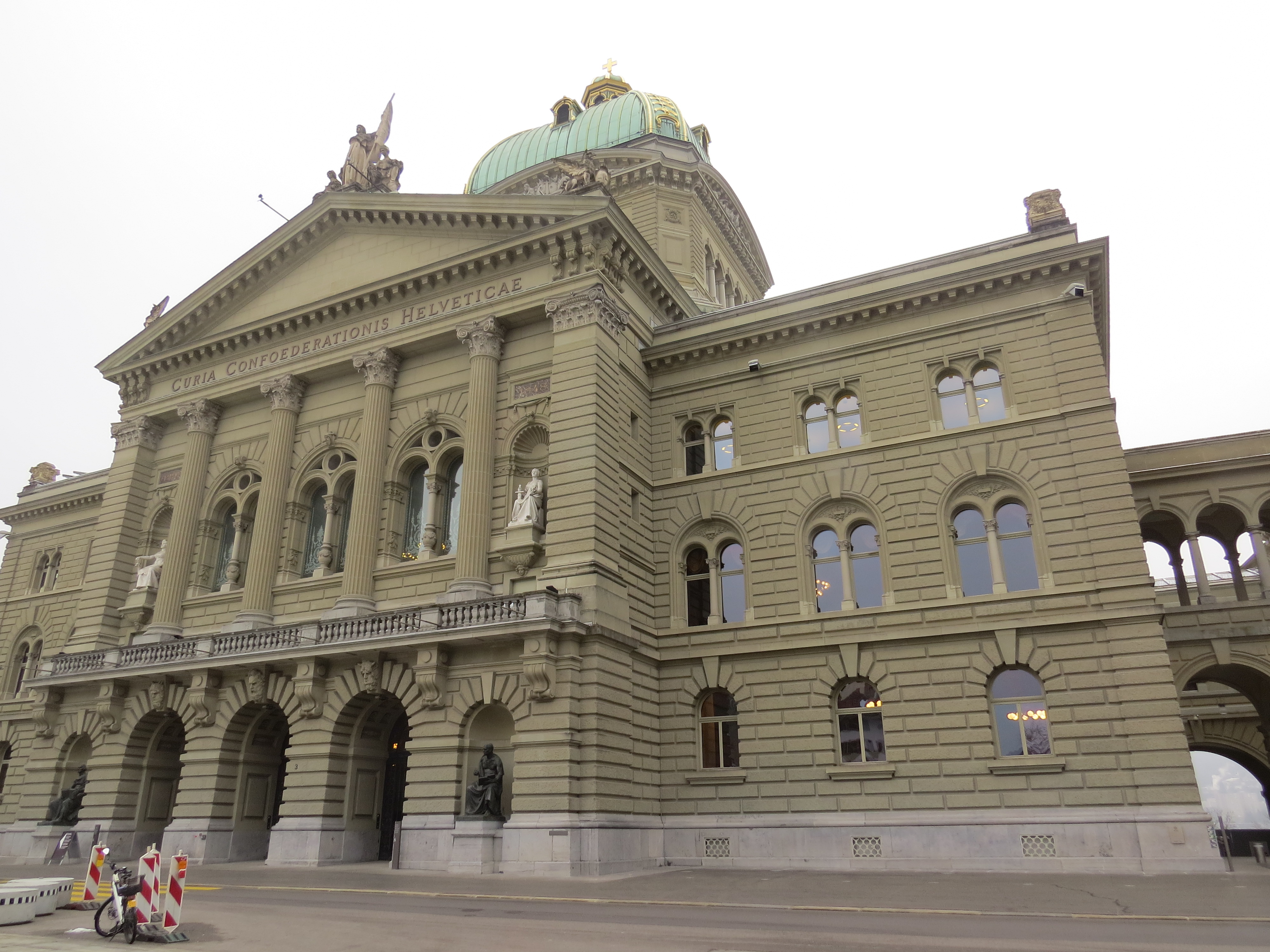 Federal Palace of Switzerland (photo credit: Simone Ramella/flickr)