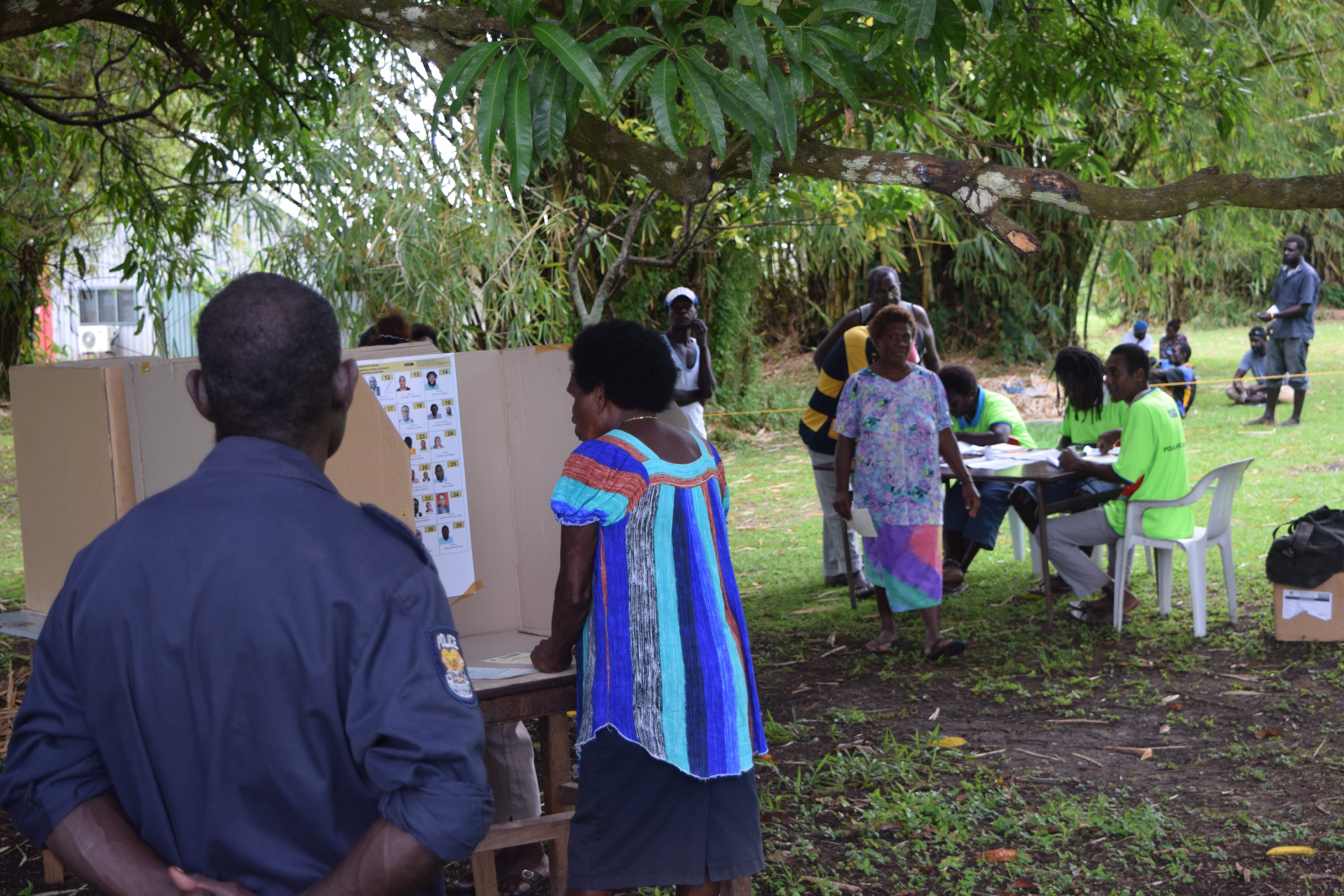 Polling station in Buka, Bougainville (photo credit: Commonwealth Secretariat/flickr)