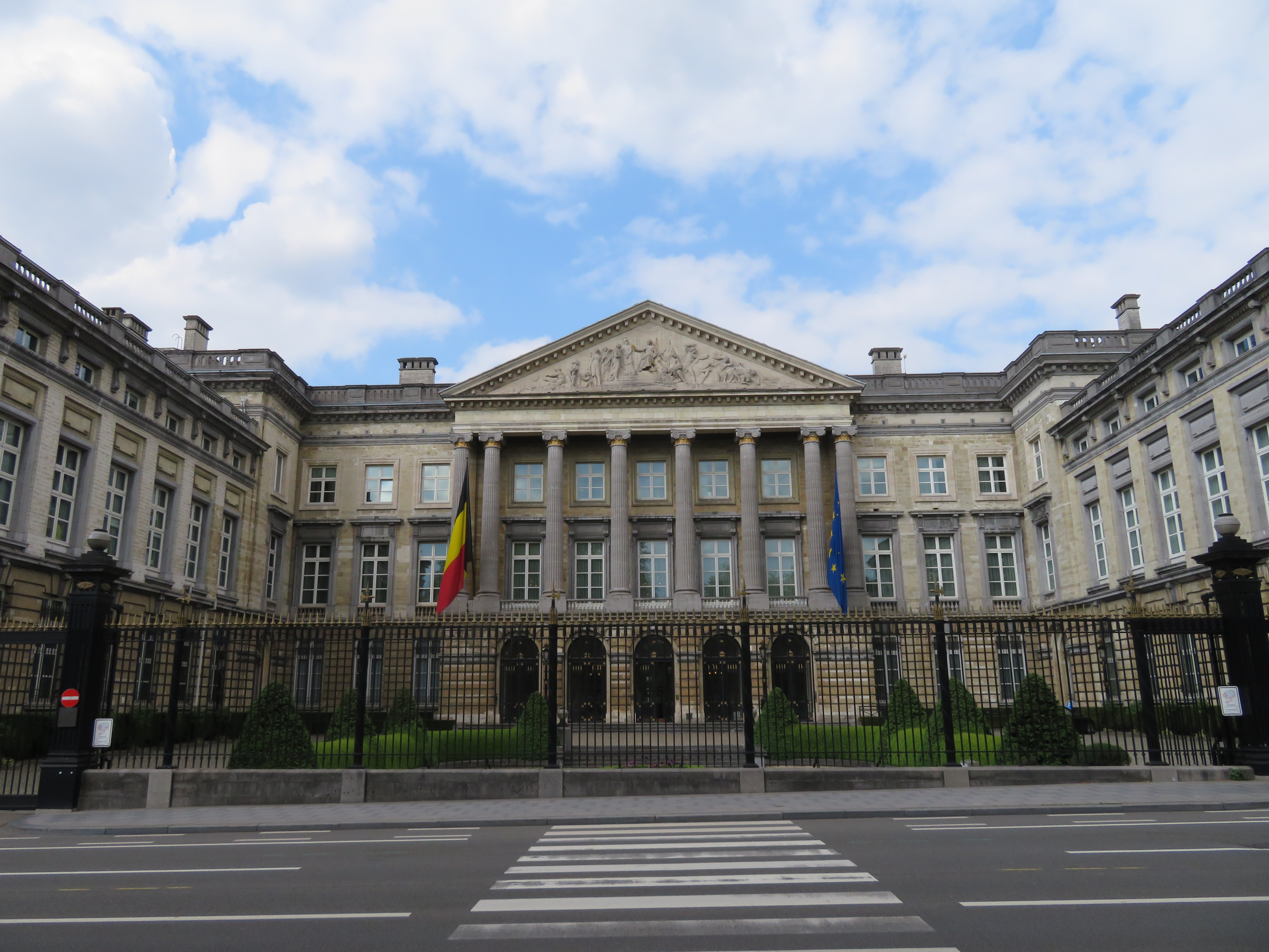 Parliament of Belgium (photo credit: Sean Marshall/flickr)