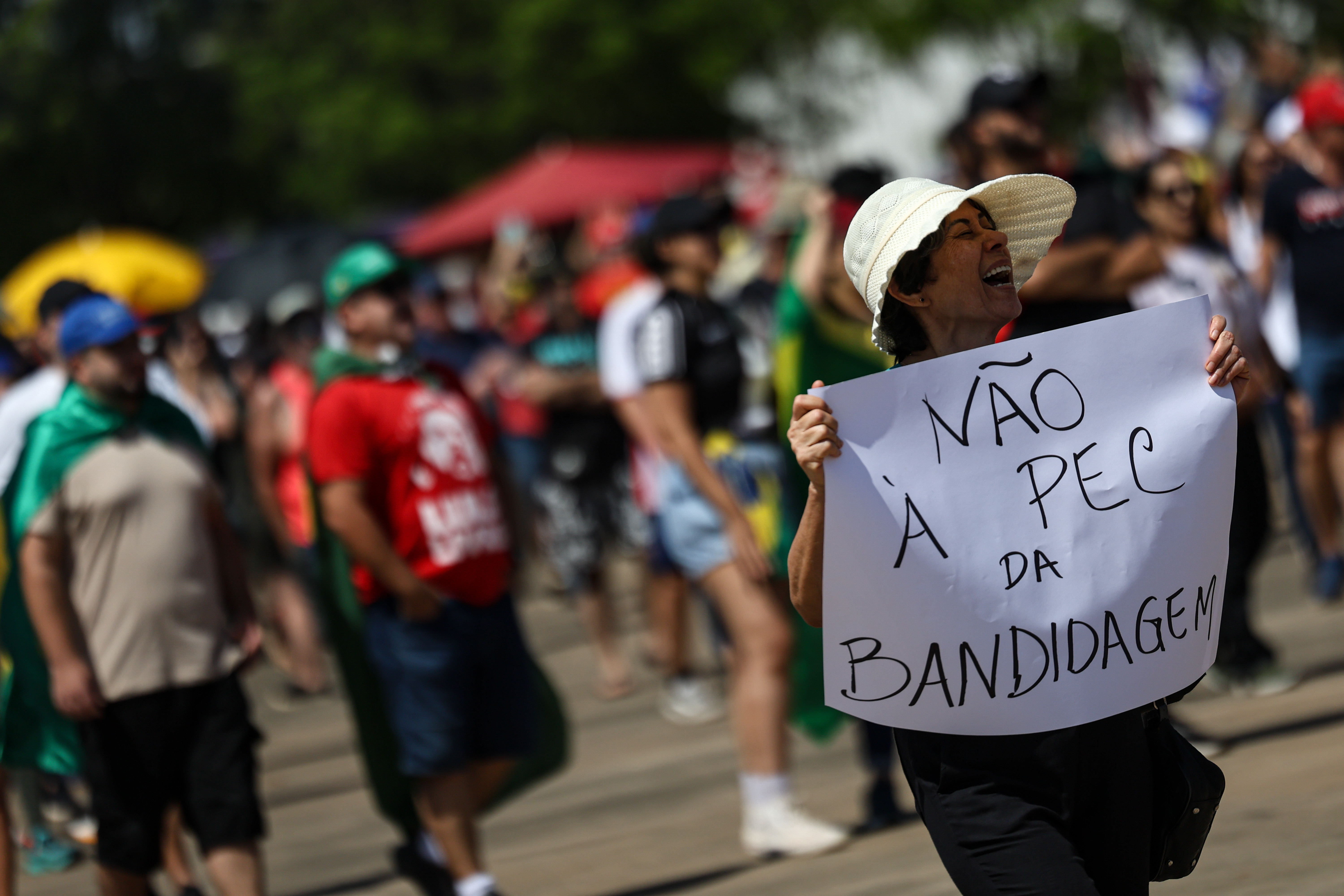 Protest against the Amnesty and Shielding Constitutional Amendment Bills (credit: Marcelo Camargo/Agência Brasil via Flickr)
