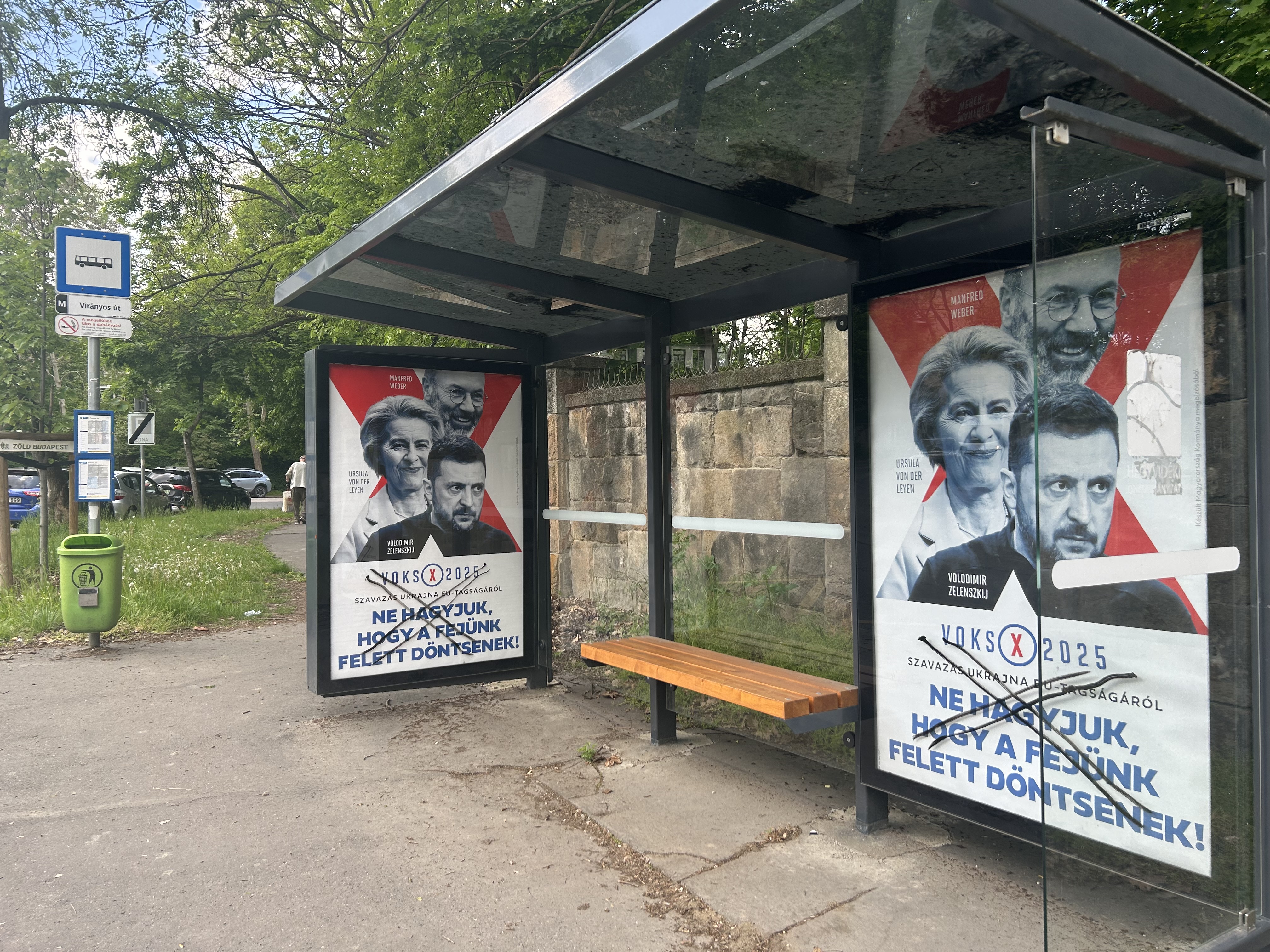 Poster campaign ''Don't let them decide over your head!" (Ne hagyjuk, hogy a fejünk felett döntsenek!) in Budapest (photo credit: Renáta Uitz) Poster campaign ''Don't let them decide over your head!" (Ne hagyjuk, hogy a fejünk felett döntsenek!) in Budapest (photo credit: Renáta Uitz)