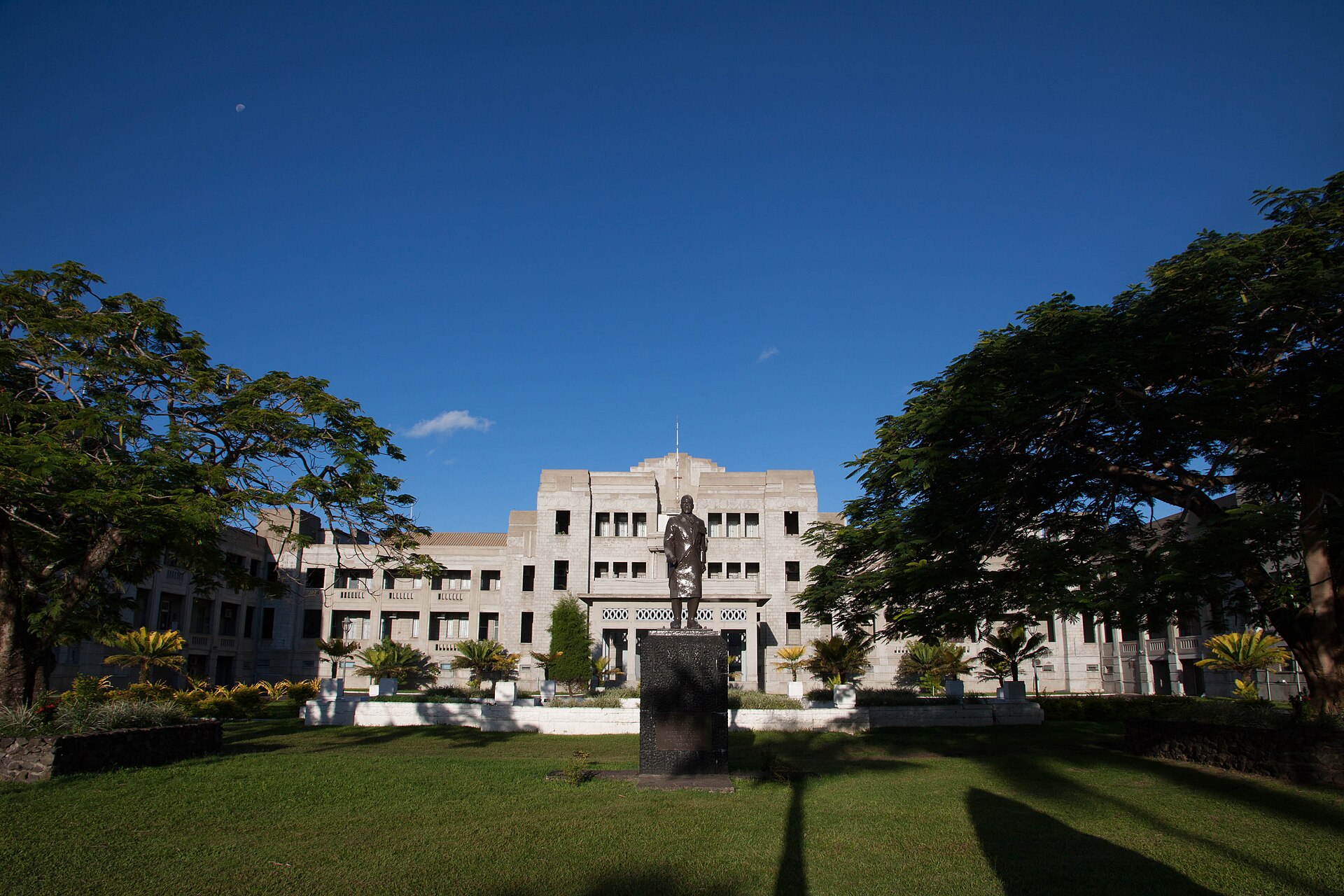 Fiji's Government Buildings (credit: Matthias Süßen via Wikimedia Commons)