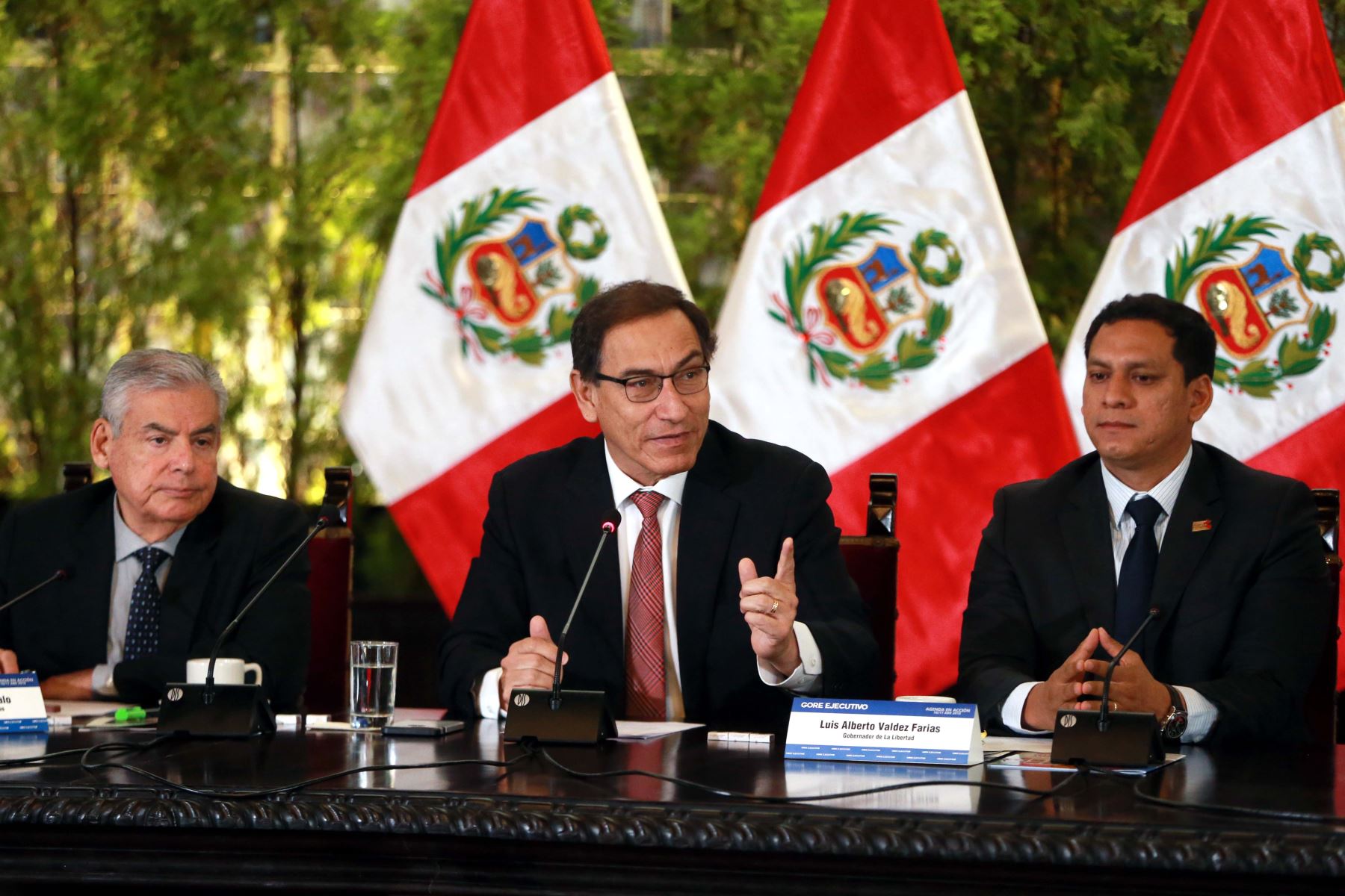 President Martin Vizcarra (centre) (photo credit: Andina/Peru News Agency)