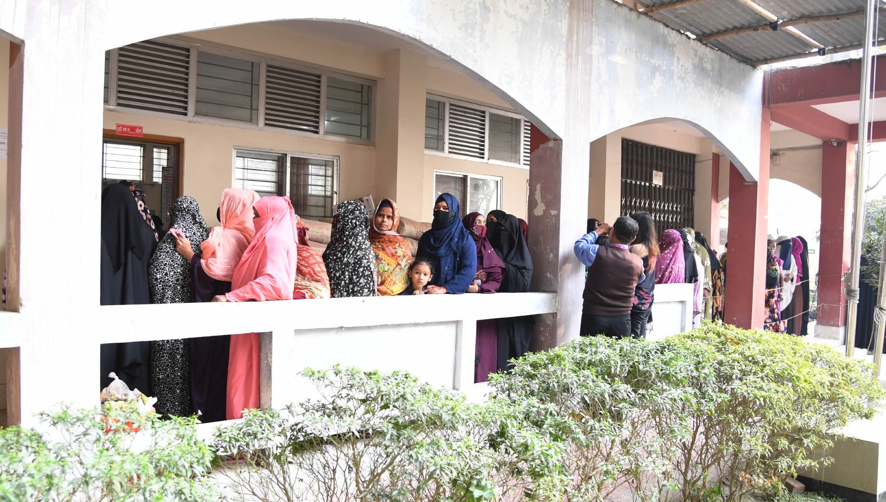 Voters lining at polling station to cast their ballots for the 2026 constitutional referendum in Bangladesh (credit: Press Information Department of Bangladesh via Wikimedia Commons)