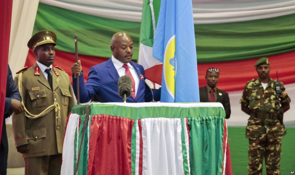 Burundi's President Pierre Nkurunziza is sworn in for a third term at a ceremony in the parliament in Bujumbura, Burundi, Aug. 20, 2015 (photo credit: VoA)