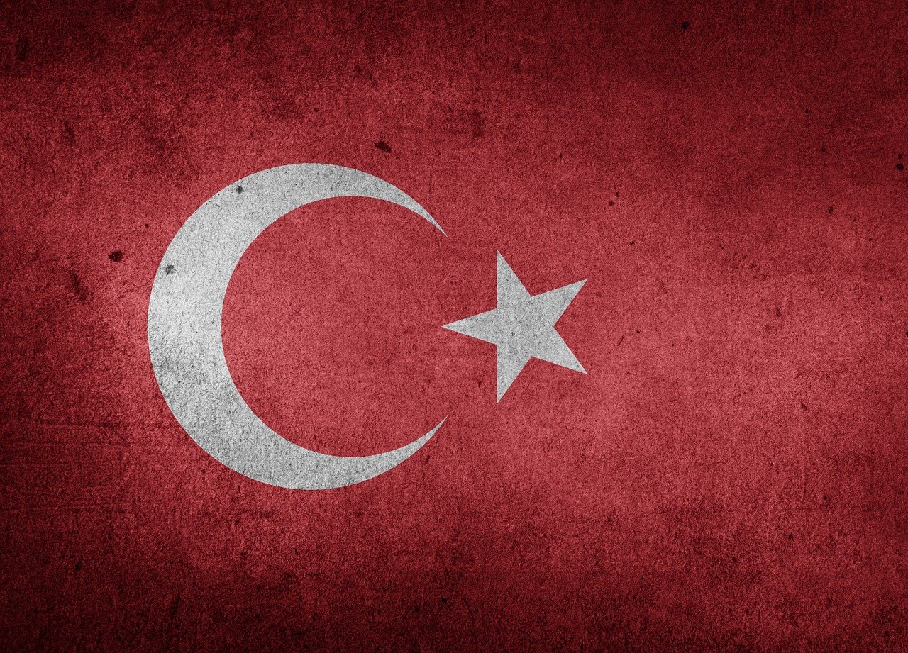 Flag of Turkey (photo credit: Chickenonline via pixabay)