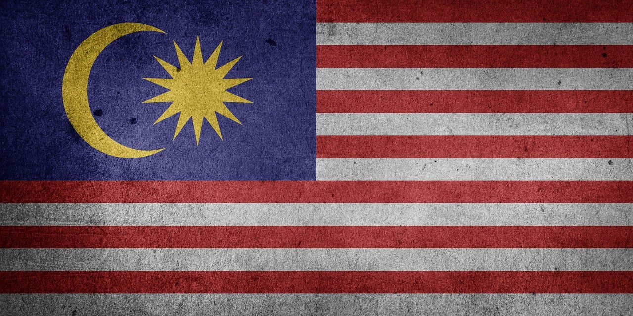 Flag of Malaysia (photo credit: Chickenonline via pixabay)
