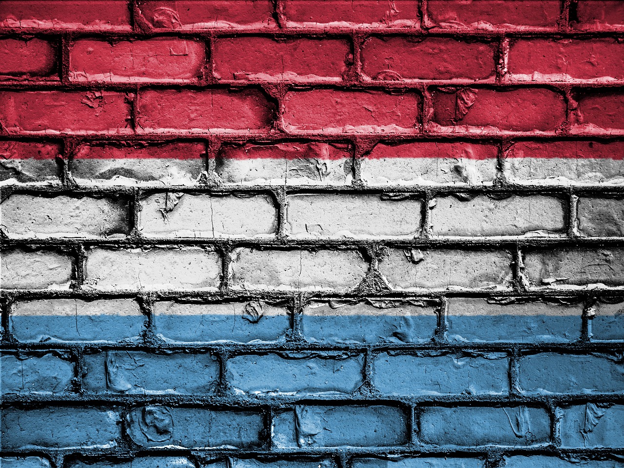 Flag of Luxembourg (photo credit: David_Peterson / pixabay)