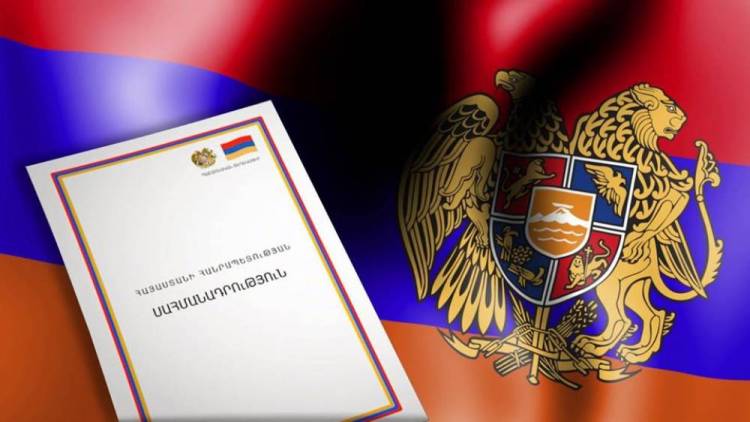 Flag and constitution of Armenia (photo credit: hraparak.am)