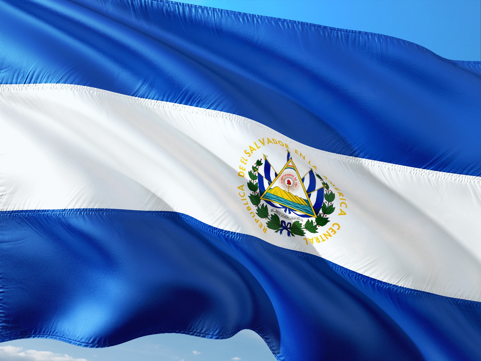  Flag of El Salvador (photo credit: jorono / pixabay)