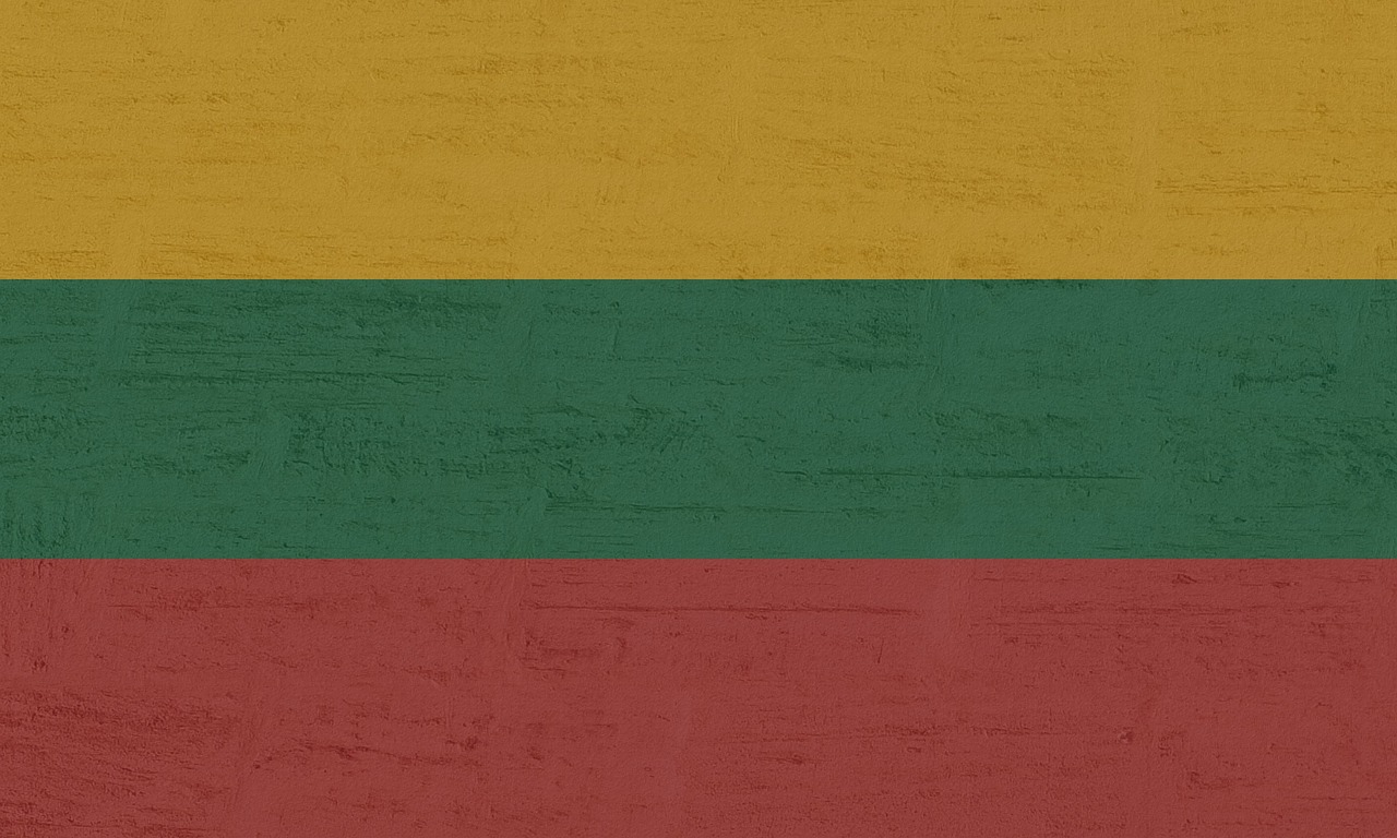 Flag of Lithuania (photo credit: Kaufdex via pixabay)