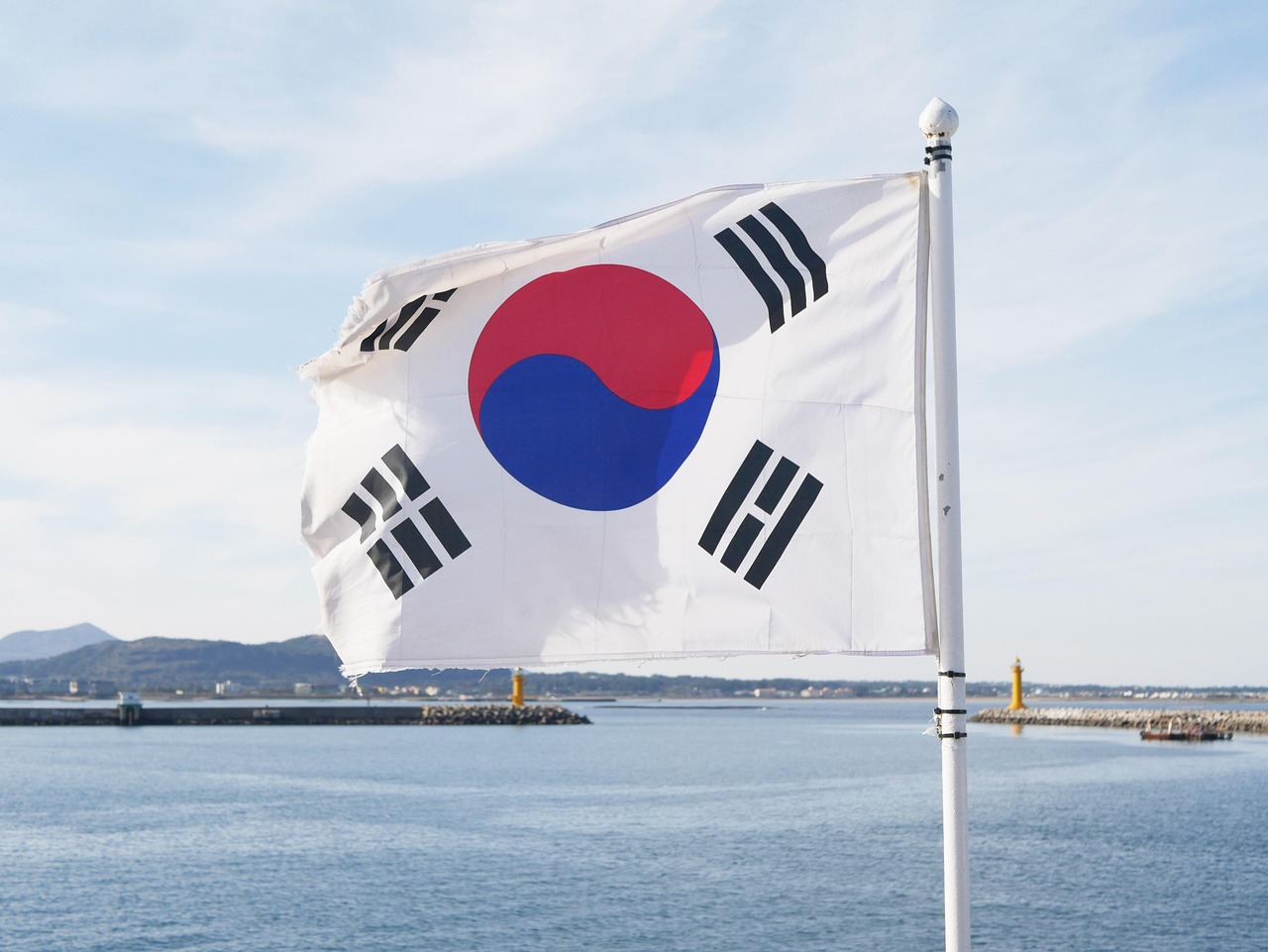 Flag of Korea (photo credit: KINNYtv via pixabay)