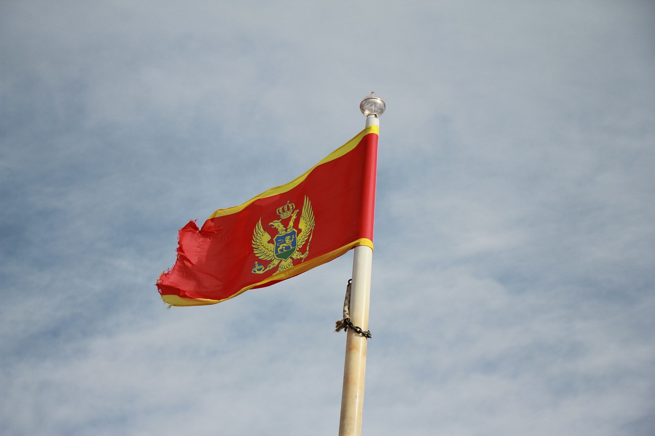 Flag of Montenegro (photo credit: lenahelfinger via pixabay)