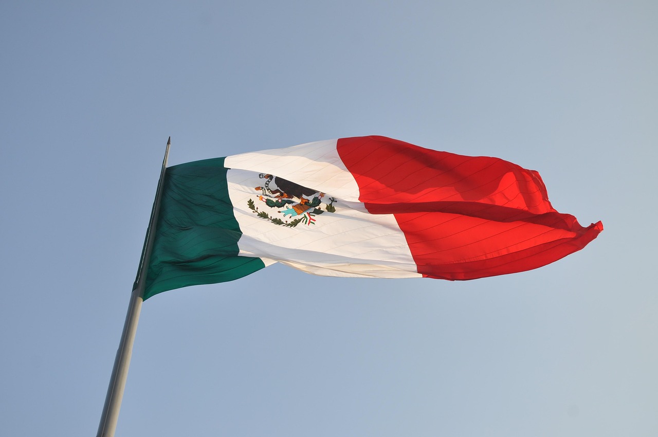 Flag of Mexico (photo credit: MariaLR via pixabay)