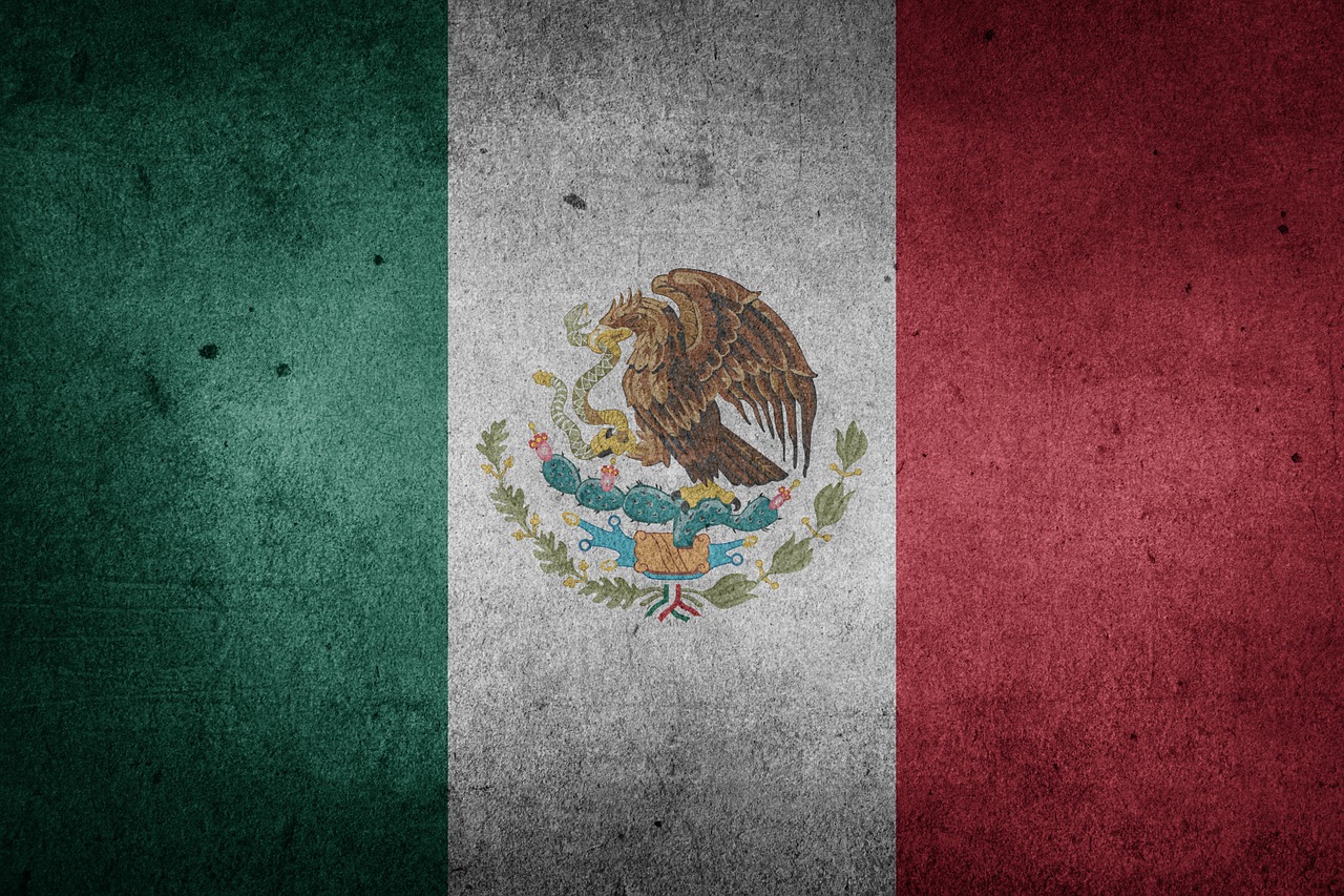 Flag of Mexico (photo credit: Chickenonline via pixabay)