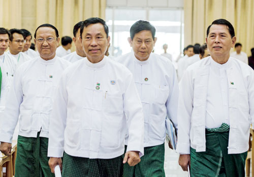 Speaker Thura U Shwe Mann attends a USDP meeting on August 12, flanked by vice chairs Thura U Aye Myint (left) and U Htay Oo (right) [photo credit: The Myanmar Times]