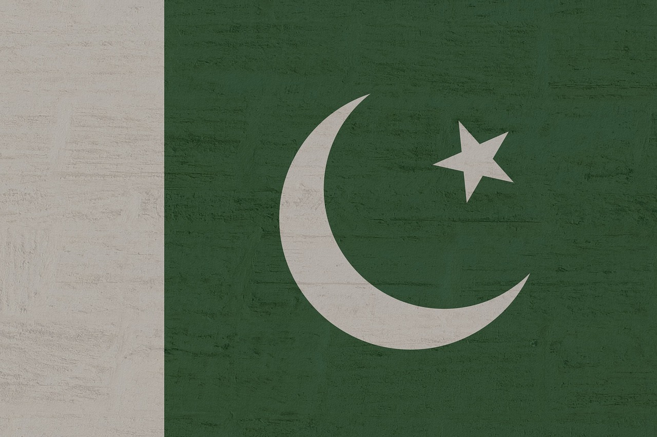 Flag of Pakistan (photo credit: Kaufdex via pixabay)