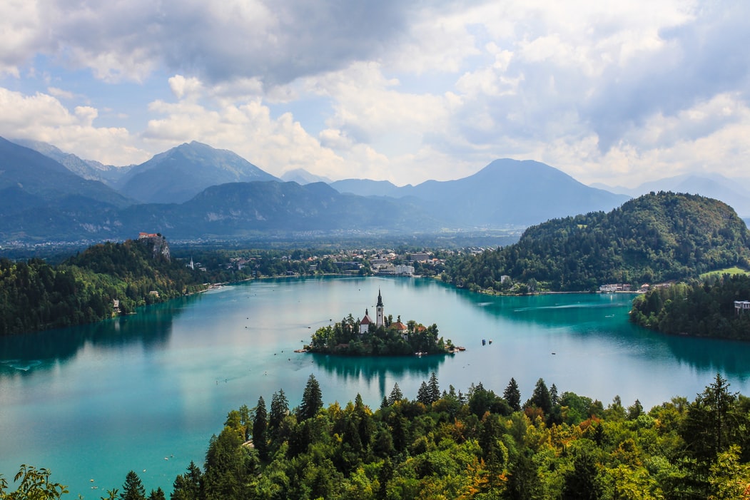 Bled Lake in Slovenia (photo credit: Arnaud Steckle / unsplash)