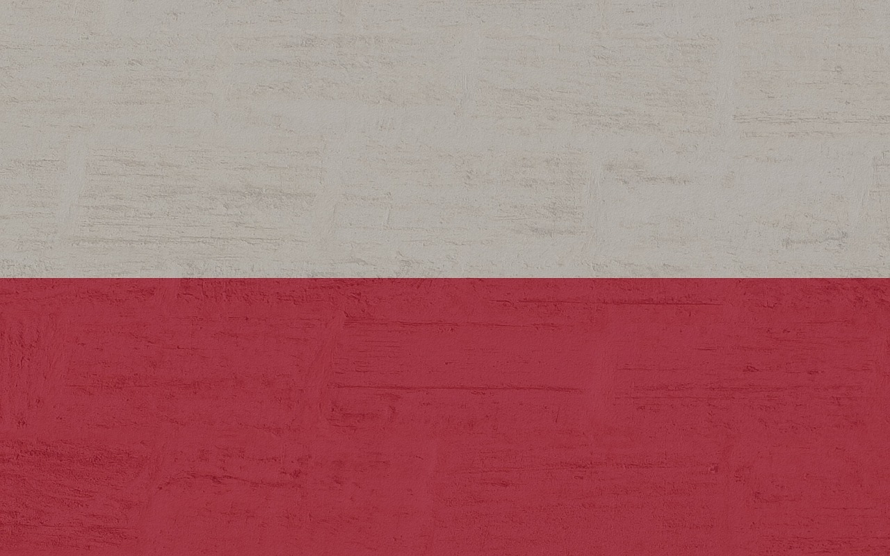Flag of Poland (photo credit: Kaufdex via pixabay)