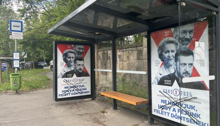 Poster campaign ''Don't let them decide over your head!" (Ne hagyjuk, hogy a fejünk felett döntsenek!) in Budapest (photo credit: Renáta Uitz)
