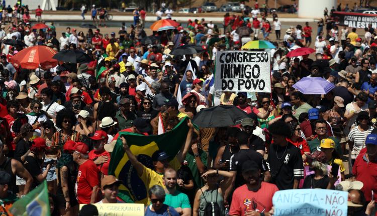 Protest against the Amnesty and Shielding Constitutional Amendment Bills (credit: EBC/Agência Brasil via Flickr)