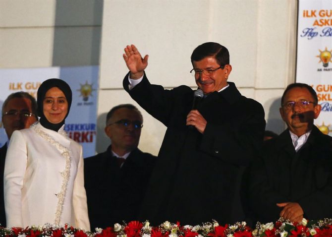 Prime Minister Ahmet Davutoglu presenting his post-election victory speech Sunday 1st November (photo credit: The Journal of Turkish Weekly)